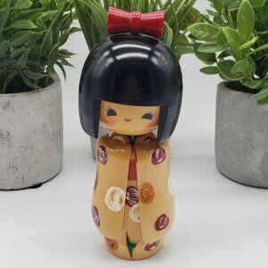 Wooden Vintage Japanese Lacquered Beige Kimono Kokeshi Doll with Red Hair Bow